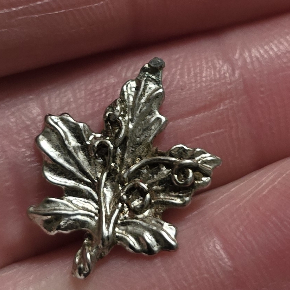Intricate Silver Maple Leaf Necklace